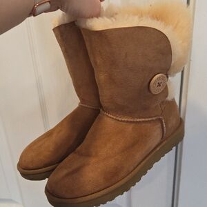 UGG Women's Chestnut Sheepskin Boots